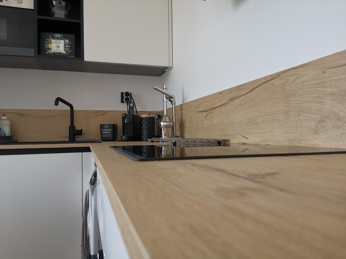 Face Au Vieux Port Vue 180 De Notre Dame Au Panier Apartment Марсилия Екстериор снимка