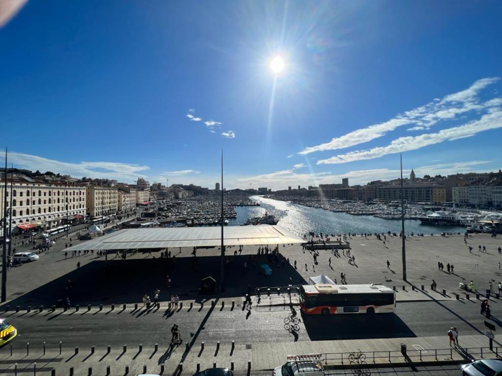 Face Au Vieux Port Vue 180 De Notre Dame Au Panier Apartment Марсилия Екстериор снимка