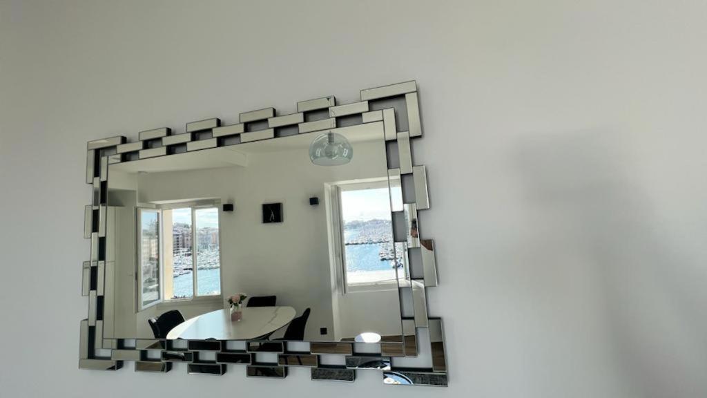 Face Au Vieux Port Vue 180 De Notre Dame Au Panier Apartment Марсилия Екстериор снимка