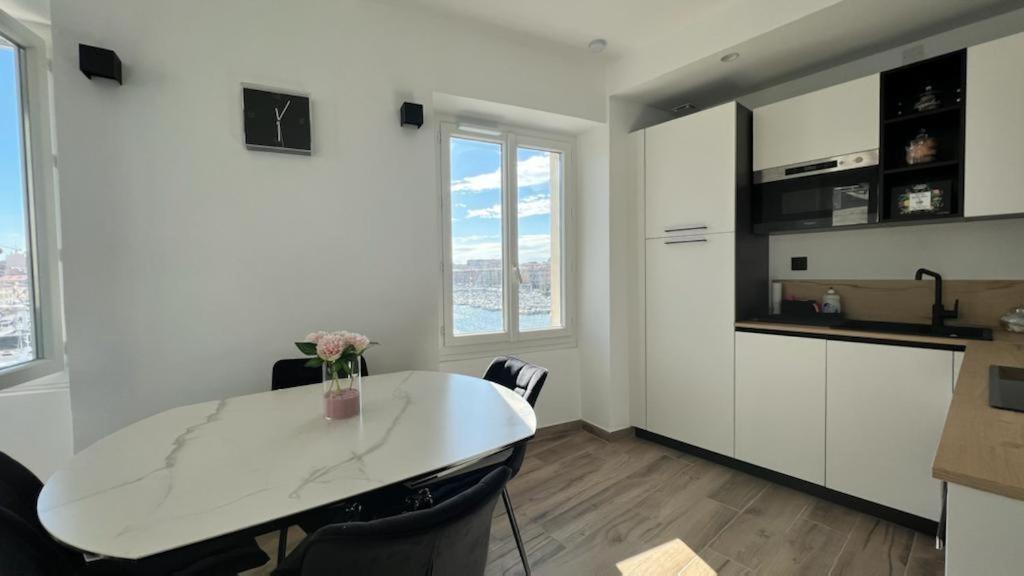 Face Au Vieux Port Vue 180 De Notre Dame Au Panier Apartment Марсилия Екстериор снимка